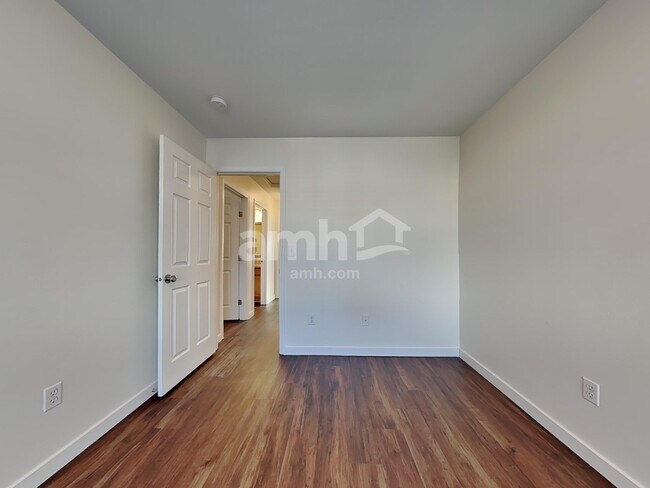 Building Photo - 10032 Terra Court Southeast