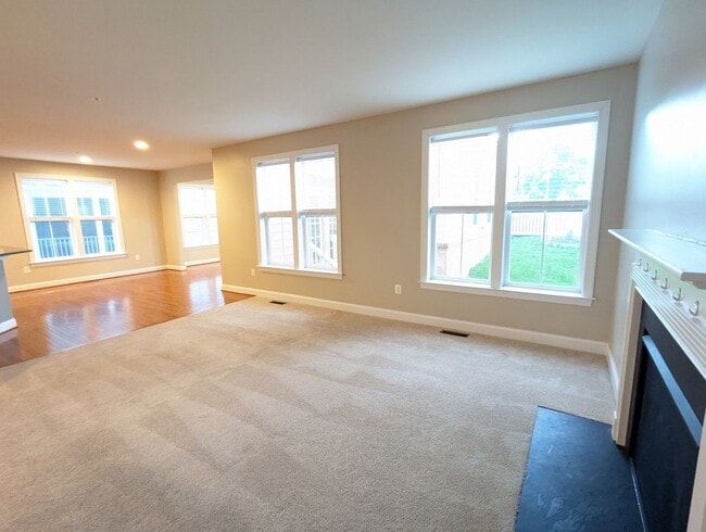 Building Photo - STUNNING Single Family Home in Brunswick C...