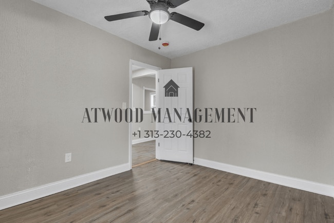 Building Photo - This beautifully updated 4-bedroom, 1-bath single-family home is ready for move-in!