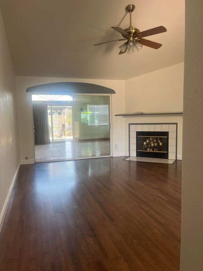 Building Photo - This rental won't last long. Don't miss ou...