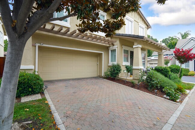 Building Photo - 5884 Cedarwood Cmn