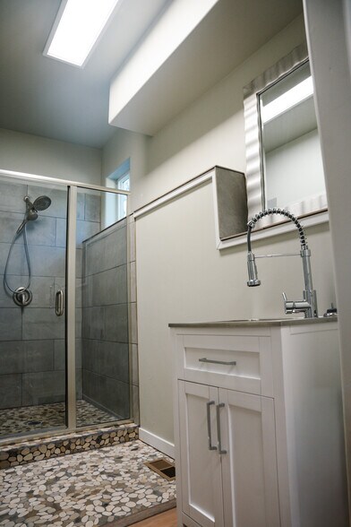 Building Photo - 128 Saddle Loop
