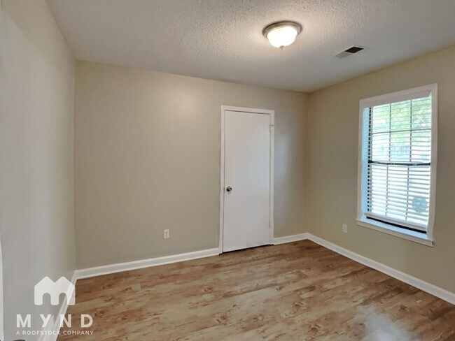 Building Photo - 7256 Rose Trail Dr