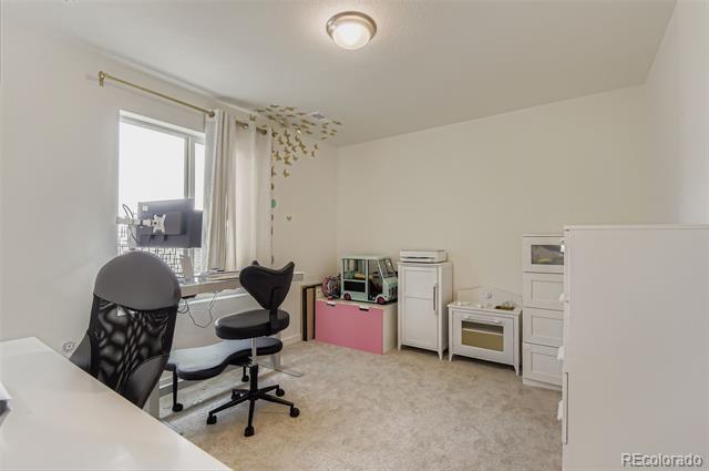 Building Photo - 625 Aspen Ave