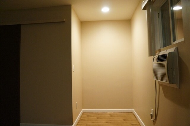 Building Photo - 596 S Mentor Ave