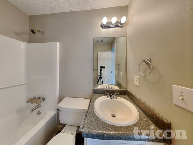 Building Photo - 313 Westchester Way