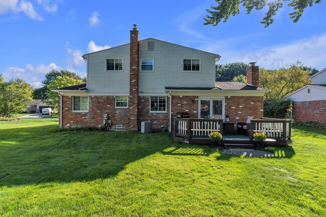 Building Photo - 5555 Patterson Dr