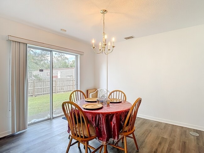 Building Photo - 9856 Ashburn Lake Dr