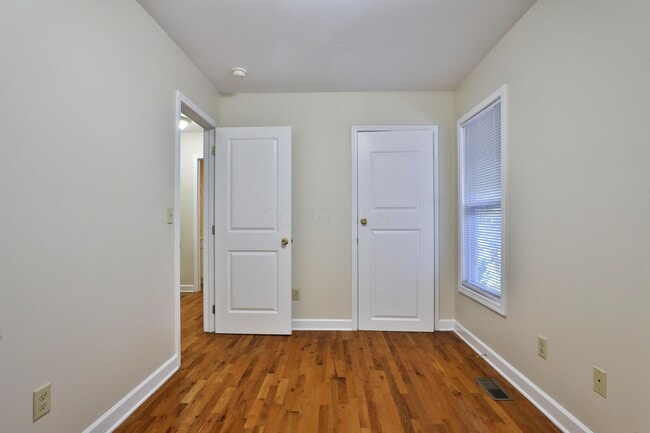 Building Photo - 127 E Hudson St
