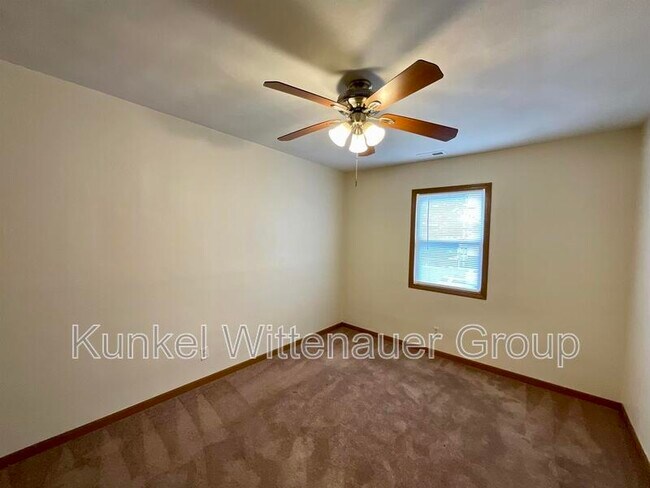 Building Photo - 1804 Jamestown Rd