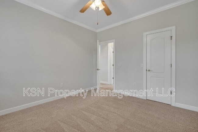 Building Photo - 5 Southernwood Pl