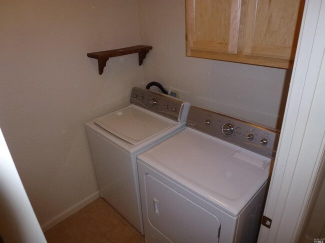 Building Photo - 3273 Inwood Pl