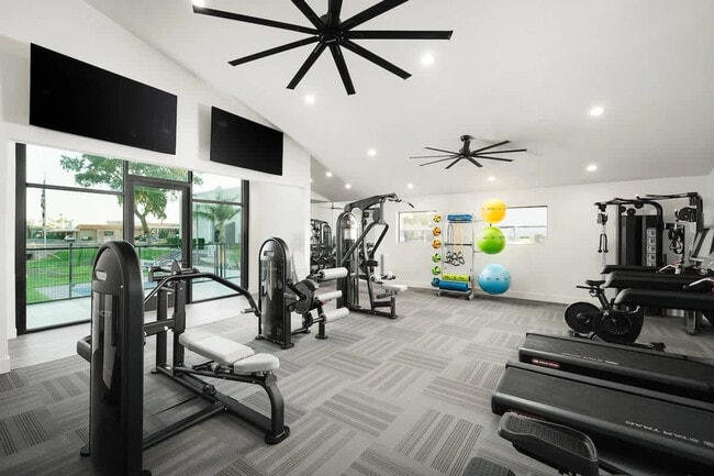 Building Photo - 8570 E McDowell Rd