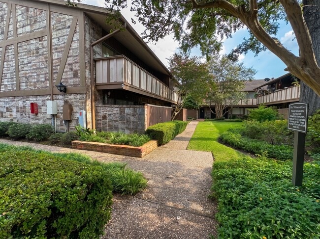 Building Photo - 2574 Marilee Ln