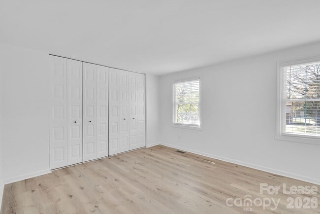 Building Photo - 7404 Shadowlake Dr