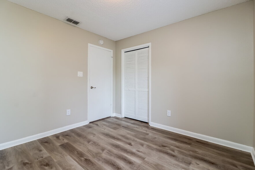 Building Photo - 1717 Cinnabar Ct