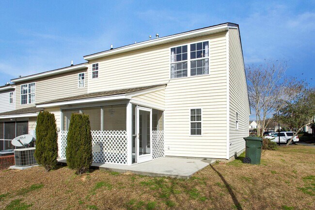 Building Photo - 126 Hornby Cir