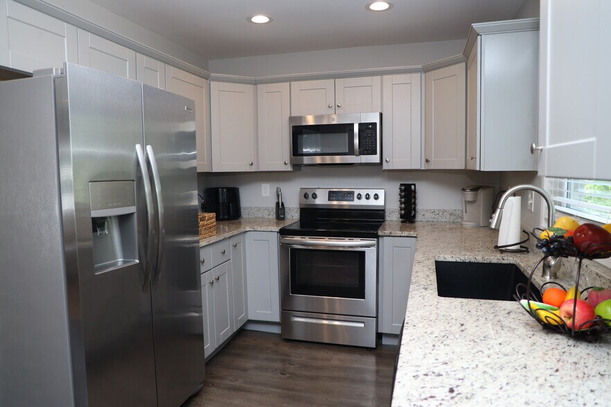Kitchen - 1617 27th St N