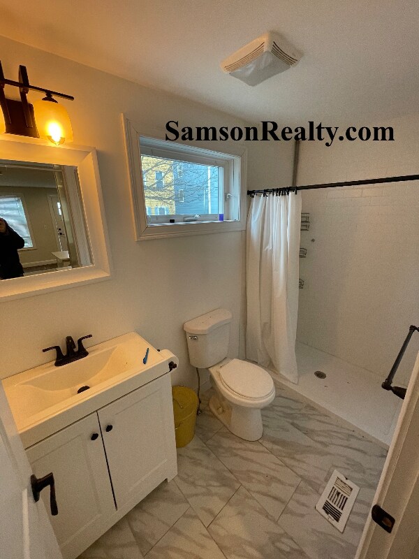 Building Photo - 29 E Transit St