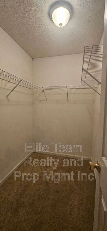 Building Photo - 6807 Juniper Tree St