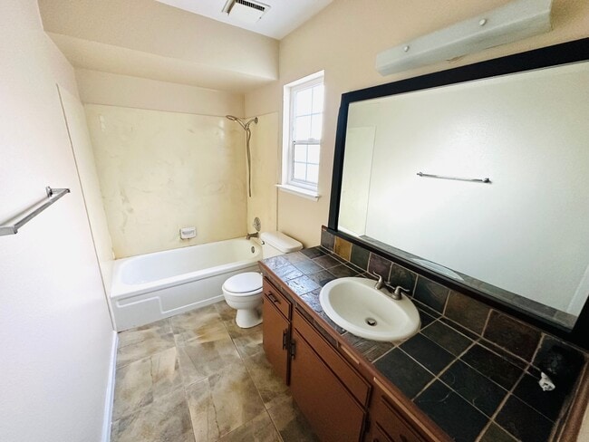 Building Photo - 1444 Plymouth Rock Way