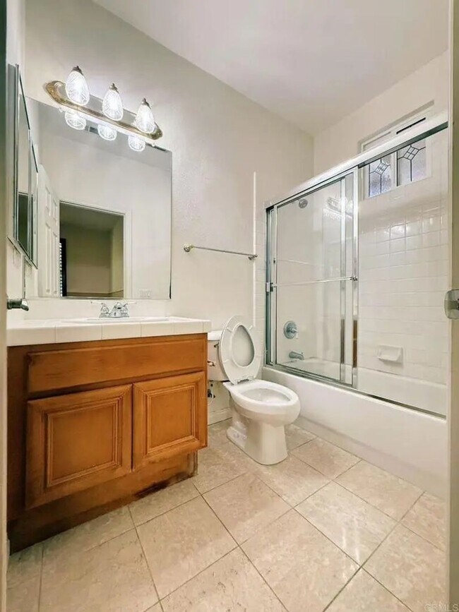 Building Photo - 5BD/4.5BA, 3,500 sq. ft. San Marcos Home