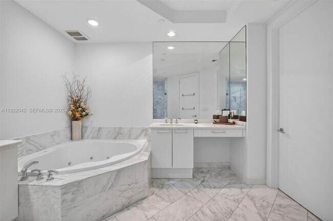 Building Photo - 4100 Island Blvd