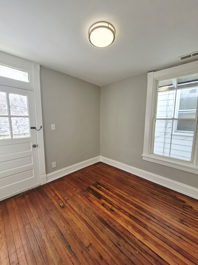 Building Photo - 3115 4th Ave