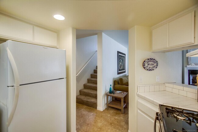 Building Photo - 803 El Carmel Pl