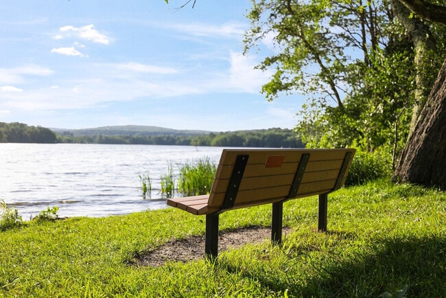 Building Photo - 163 Silver Lake Rd