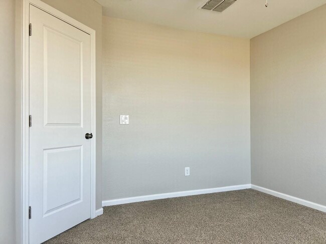 Building Photo - 1660 S Wooten St