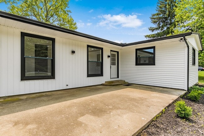 Building Photo - London Property