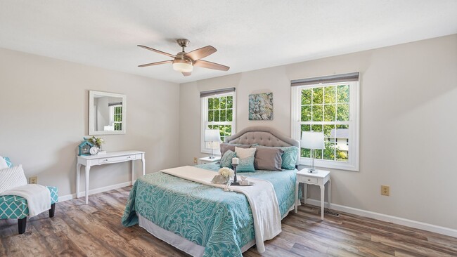 Building Photo - Newly Renovated 5 Bedroom Home With Country Porch!