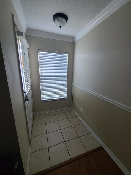 Building Photo - 5440 River Rock Rd