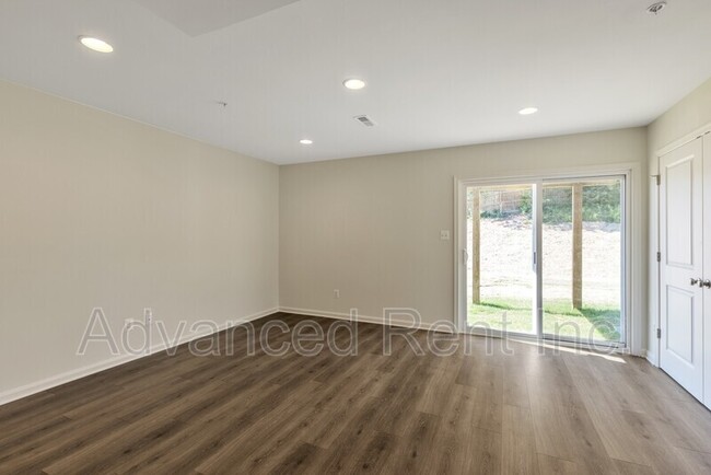 Building Photo - 819 Magnolia Ridge Dr