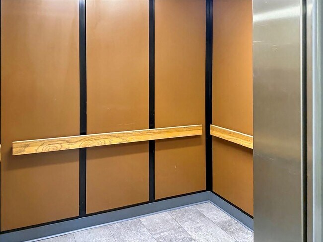 Building Photo - 475 Mount Vernon Hwy NE