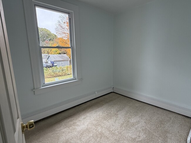 Building Photo - 105 Silver Ln