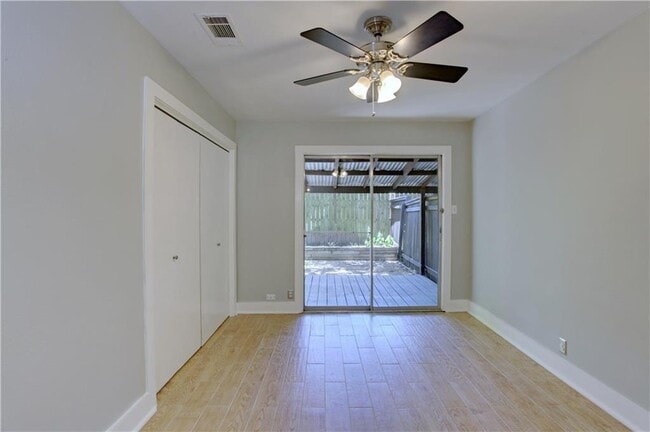 Building Photo - 2313 La Casa Dr