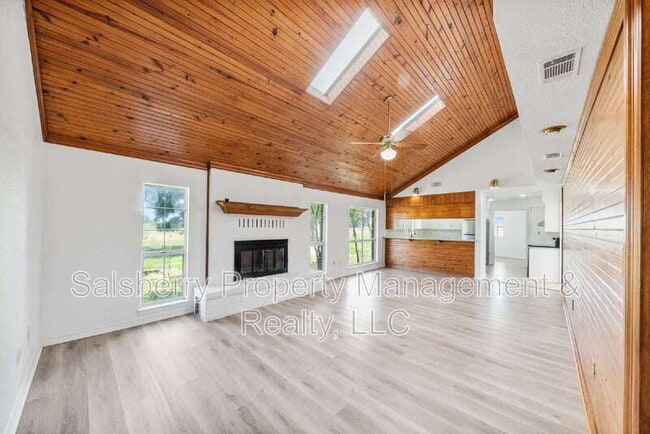 Building Photo - 13264 Jackson Rd