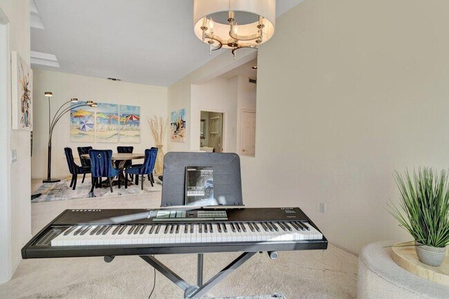 Building Photo - 38635 Orangecrest Rd