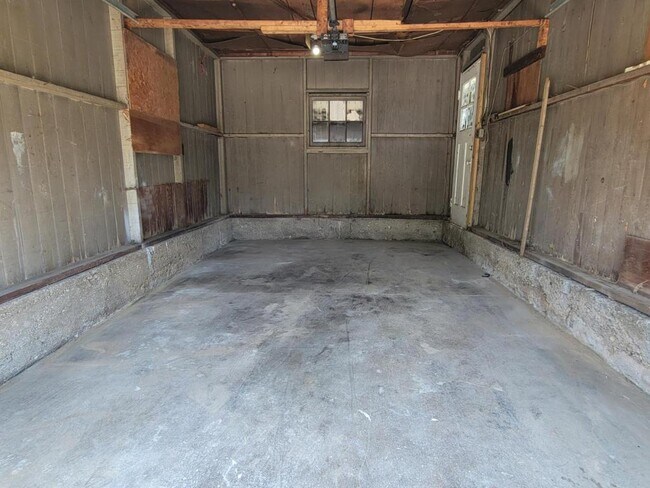 Building Photo - 1257 Creighton Ave