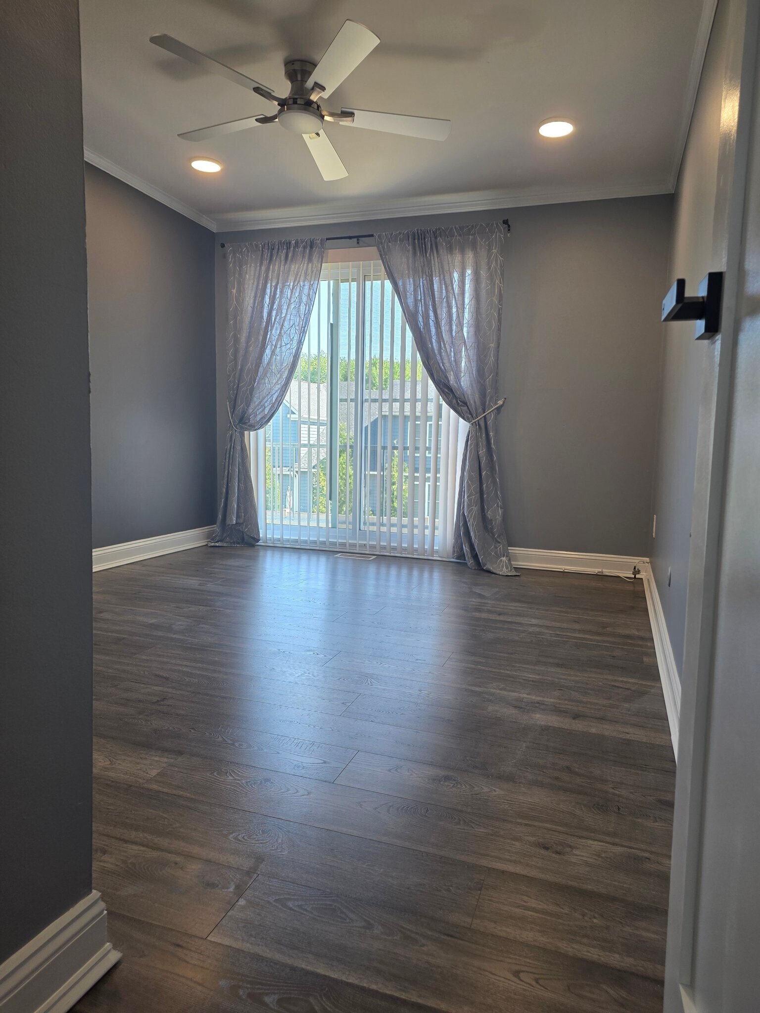 Building Photo - 515 Germantown Ct