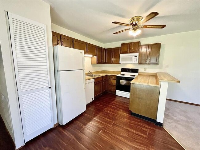 Building Photo - 21 Pepperwood Ct