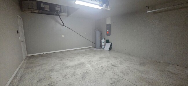 Building Photo - Duplex for rent