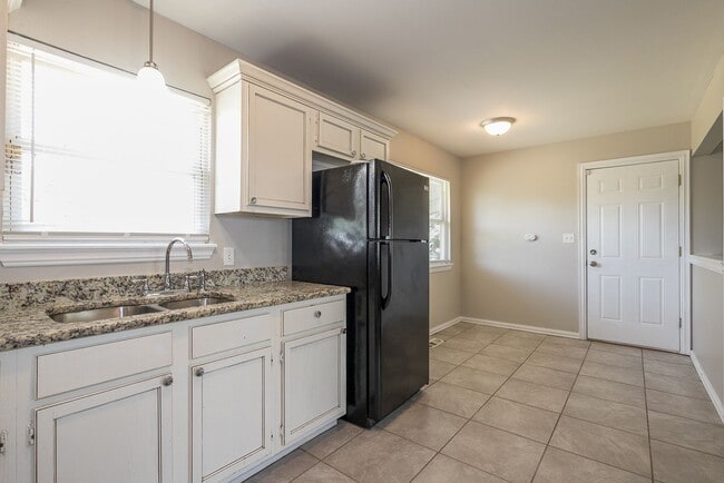 Building Photo - Cute Tulsa Home Coming Soon! 3 bedrooms and 1 bath