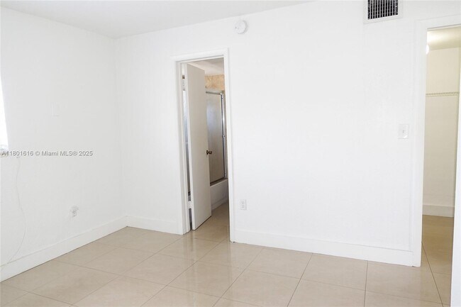 Building Photo - 3901 SW 112th Ave
