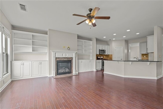 Building Photo - 4940 Breezewood Cir