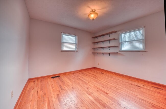 Building Photo - 3088 Ontario St