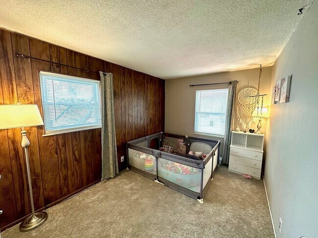 Building Photo - "Charming 3-Bed Home with Finished Basement on Aspen Court – 1772 Sq Ft of Comfort!"