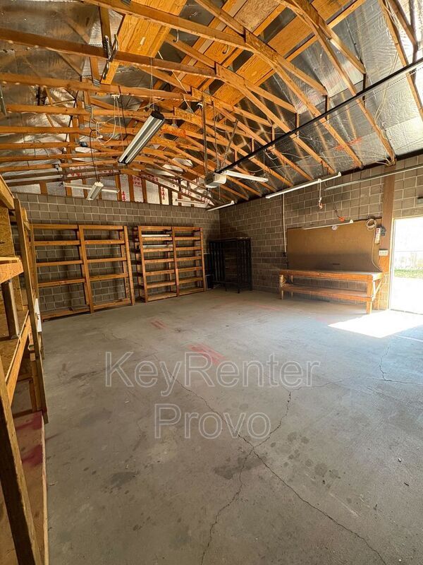 Building Photo - 494 N Emery Ave